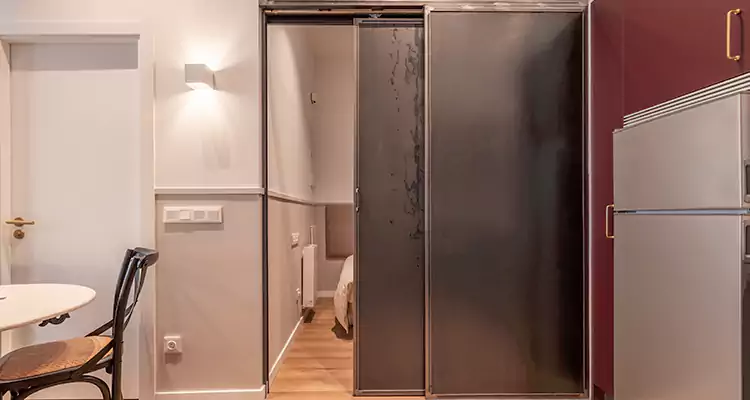 We Fix Closet Sliding Door in Carrollwood, FL 